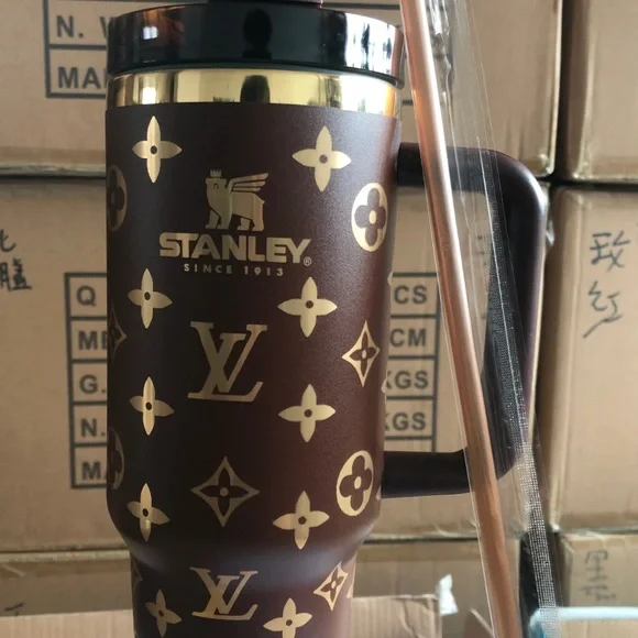 BRAND NEW STANLEY DESIGNER TUMBLER 40 oz IN A BOX - Picture 3 of 6